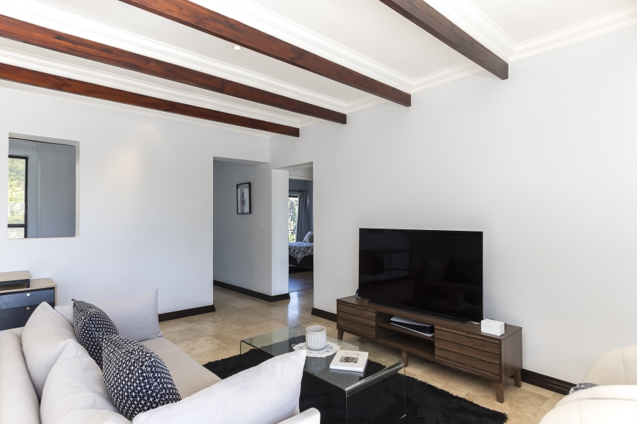 To Let 4 Bedroom Property for Rent in Heldervue Western Cape